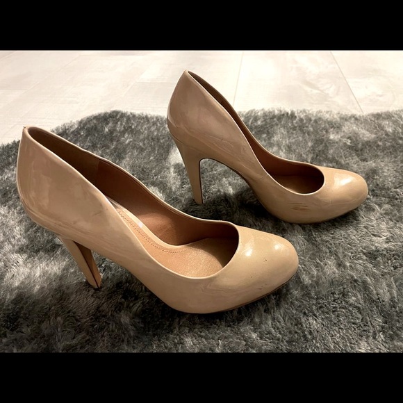 Nude Round Toe Pumps 👠👠 - Picture 1 of 7